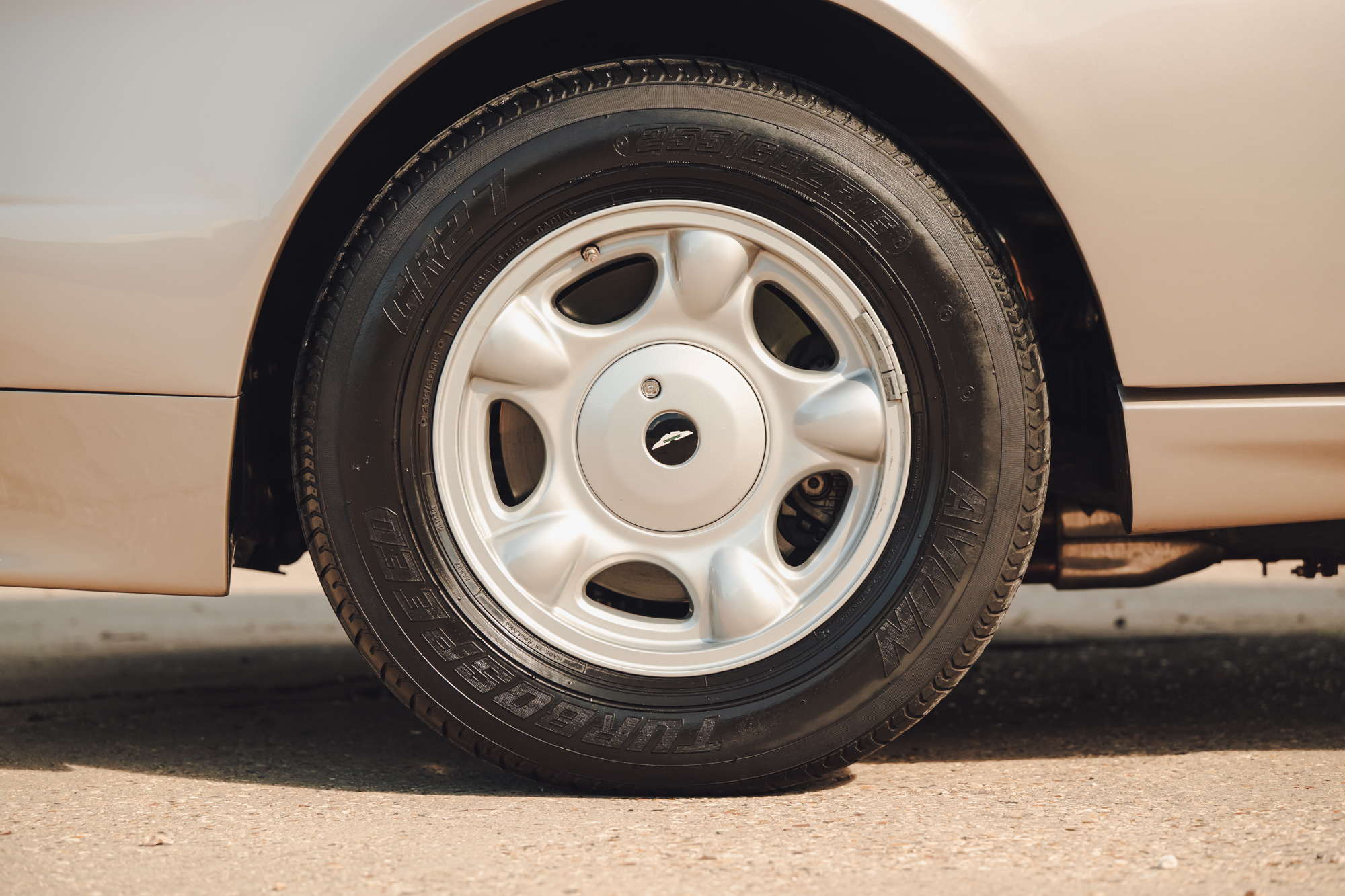 Mugello-Cars-Aston-Martin-Virage-14