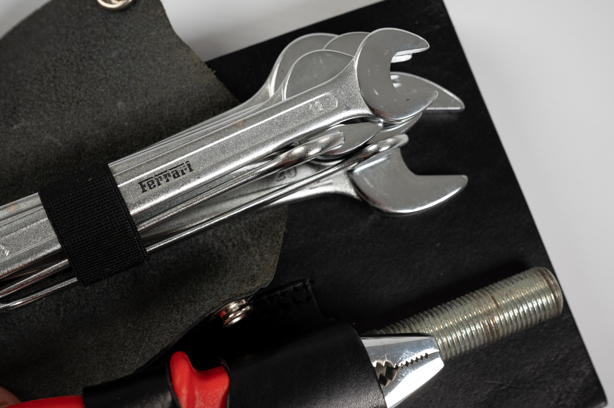 3MP-Max-Ferrari-Enzo-Toolkit-8